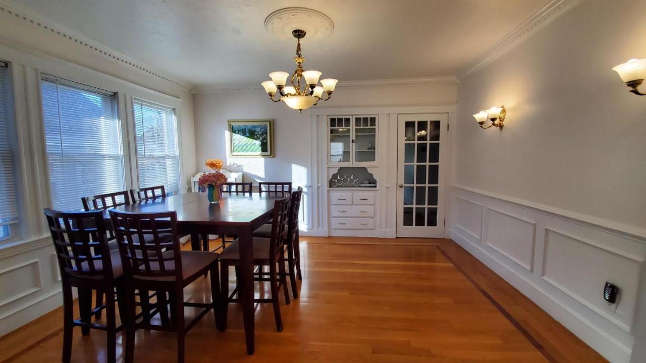 Near Train Station Gorgeous 3-Bedroom Apartment With Patios Boston Eksteriør bilde